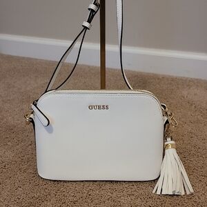 GUESS Elegant White Crossbody Bag